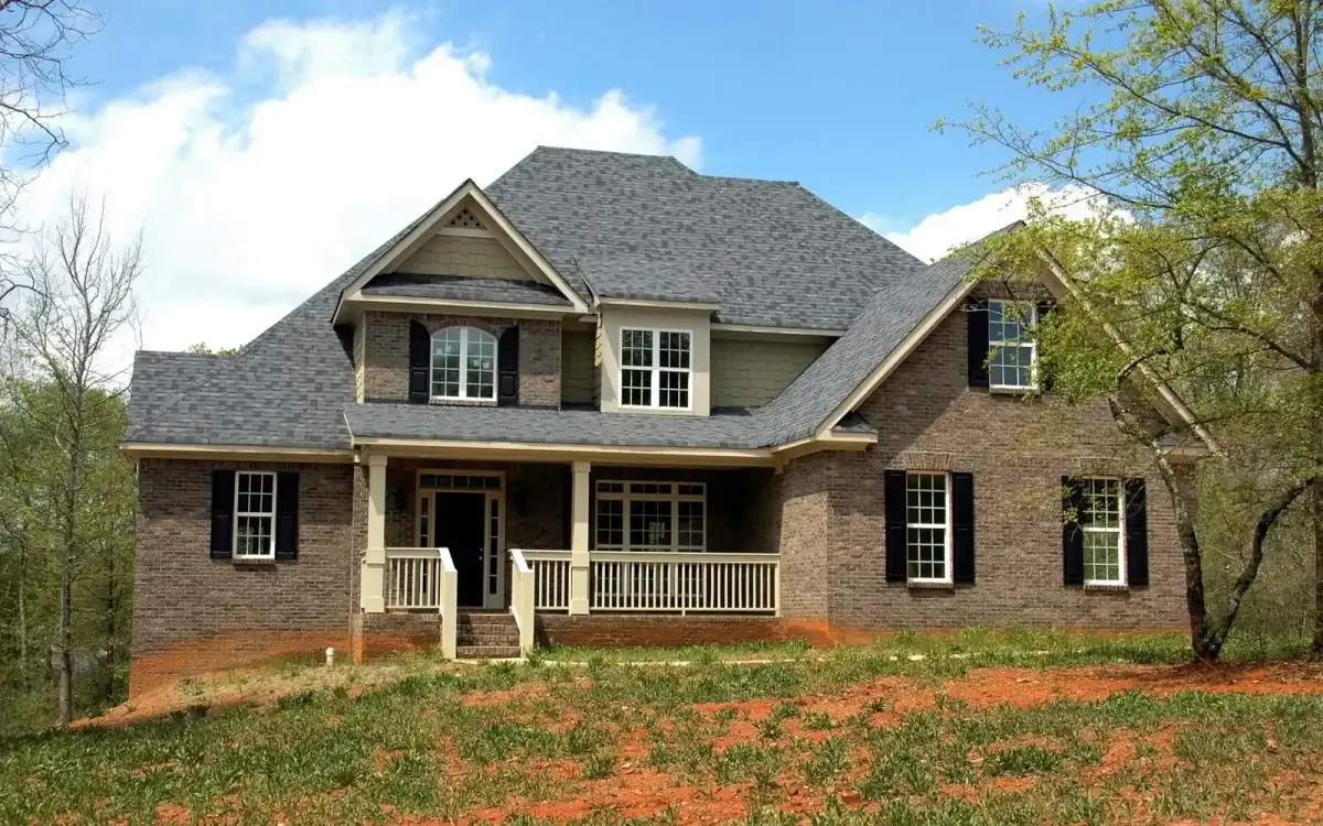 Detached house on a large suburban lot